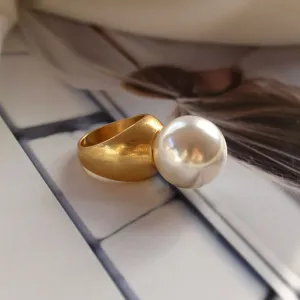 Baroque Round Imitation Pearl Vintage Ring