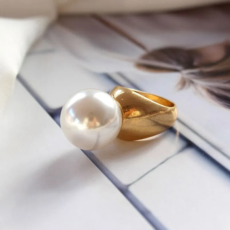 Baroque Round Imitation Pearl Vintage Ring