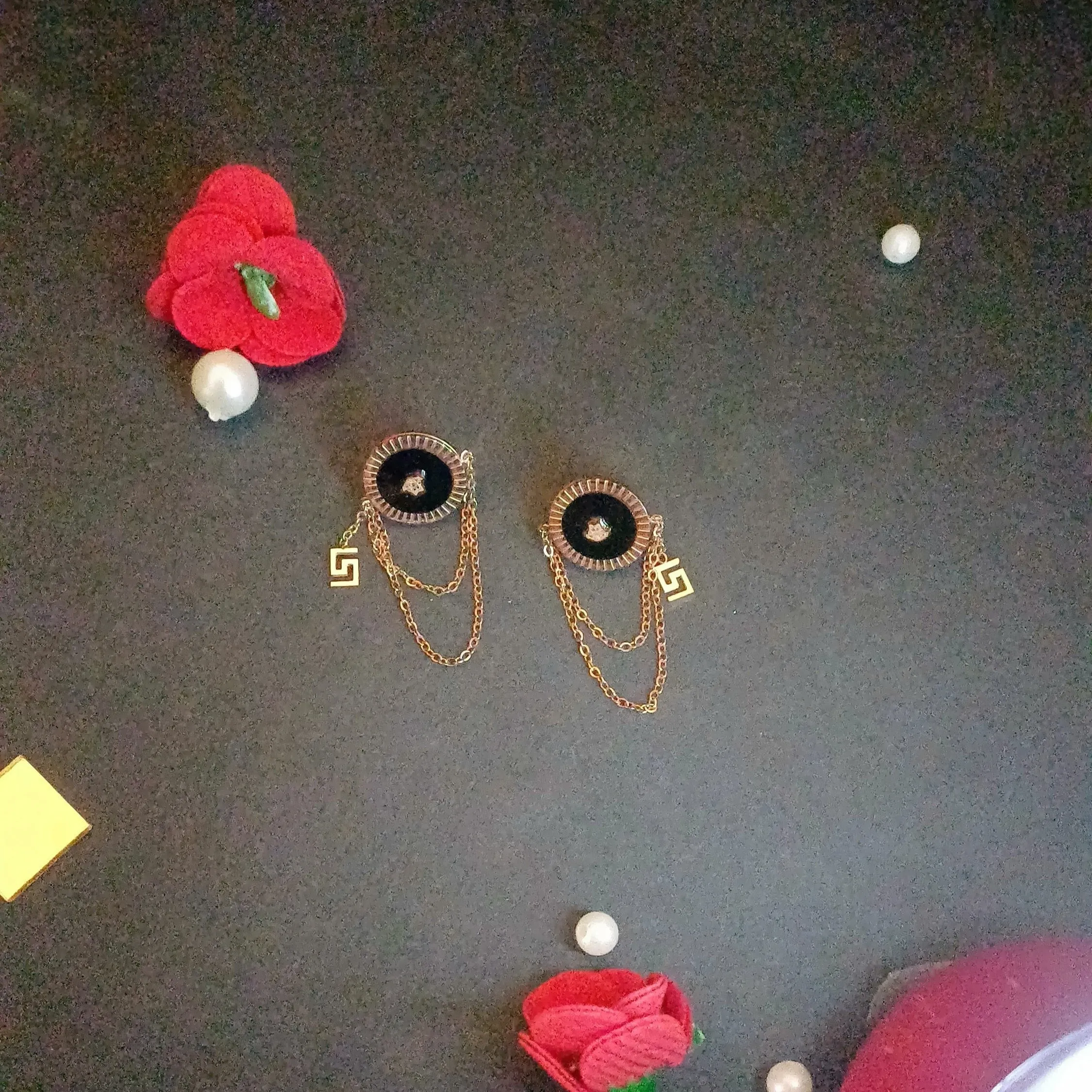 Beautiful Statement Earrings_Black - Premium