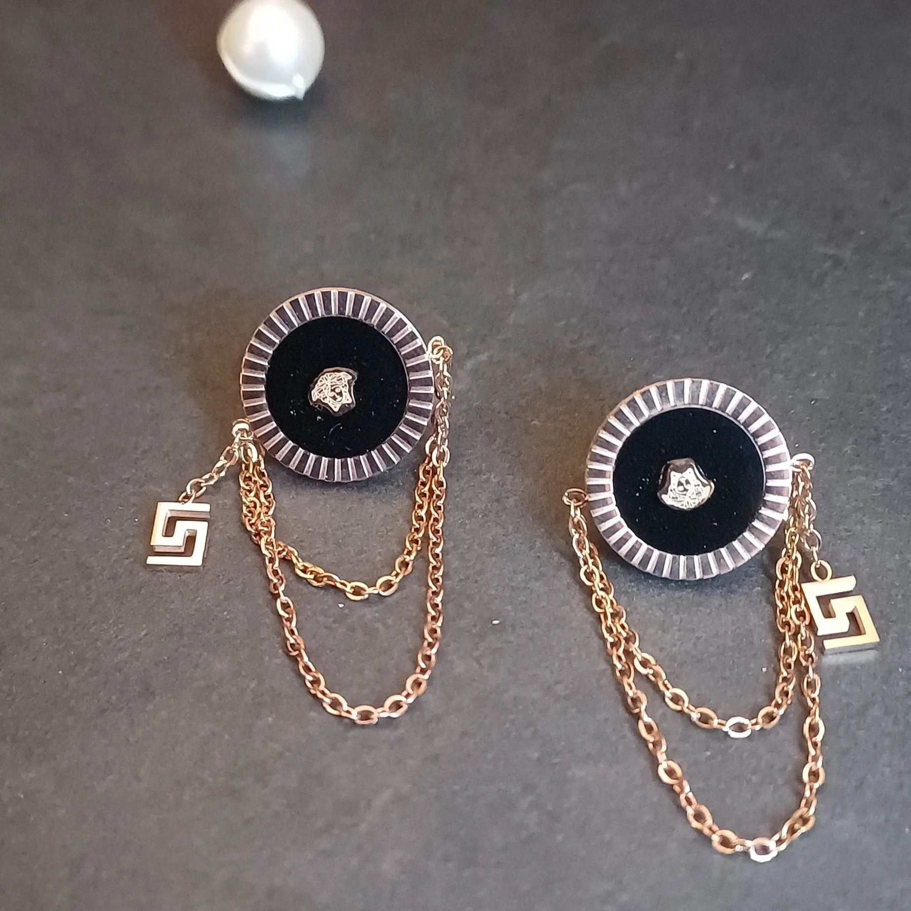 Beautiful Statement Earrings_Black - Premium