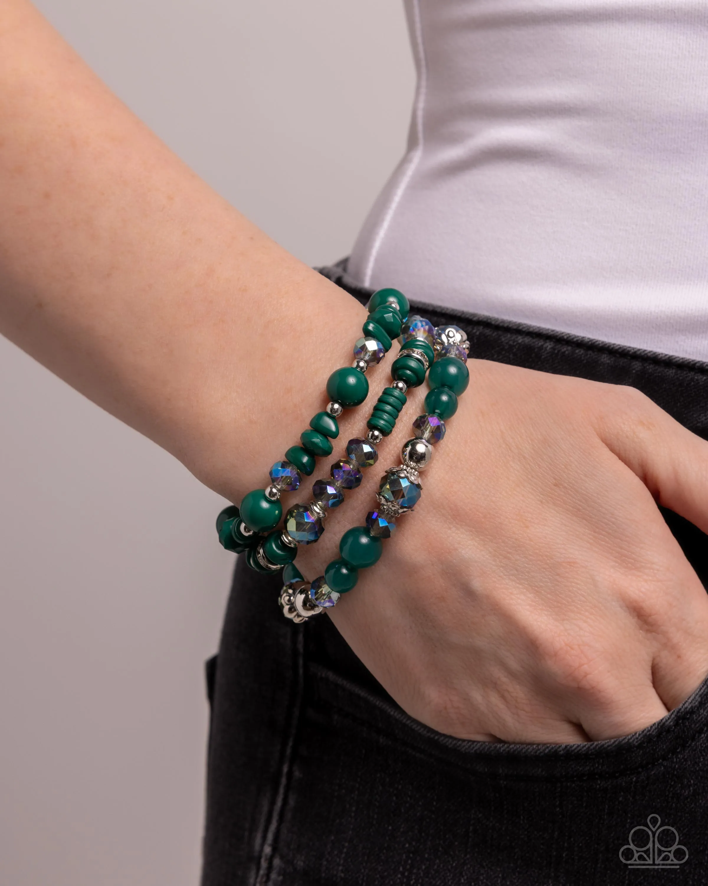 Complimentary Chic • Green