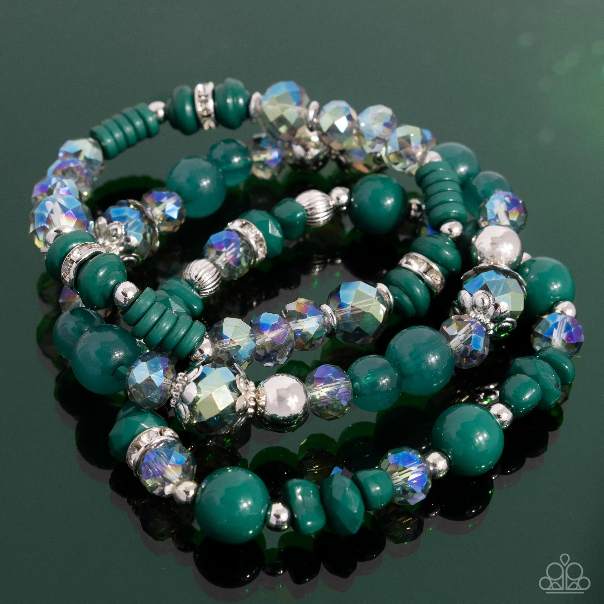 Complimentary Chic • Green