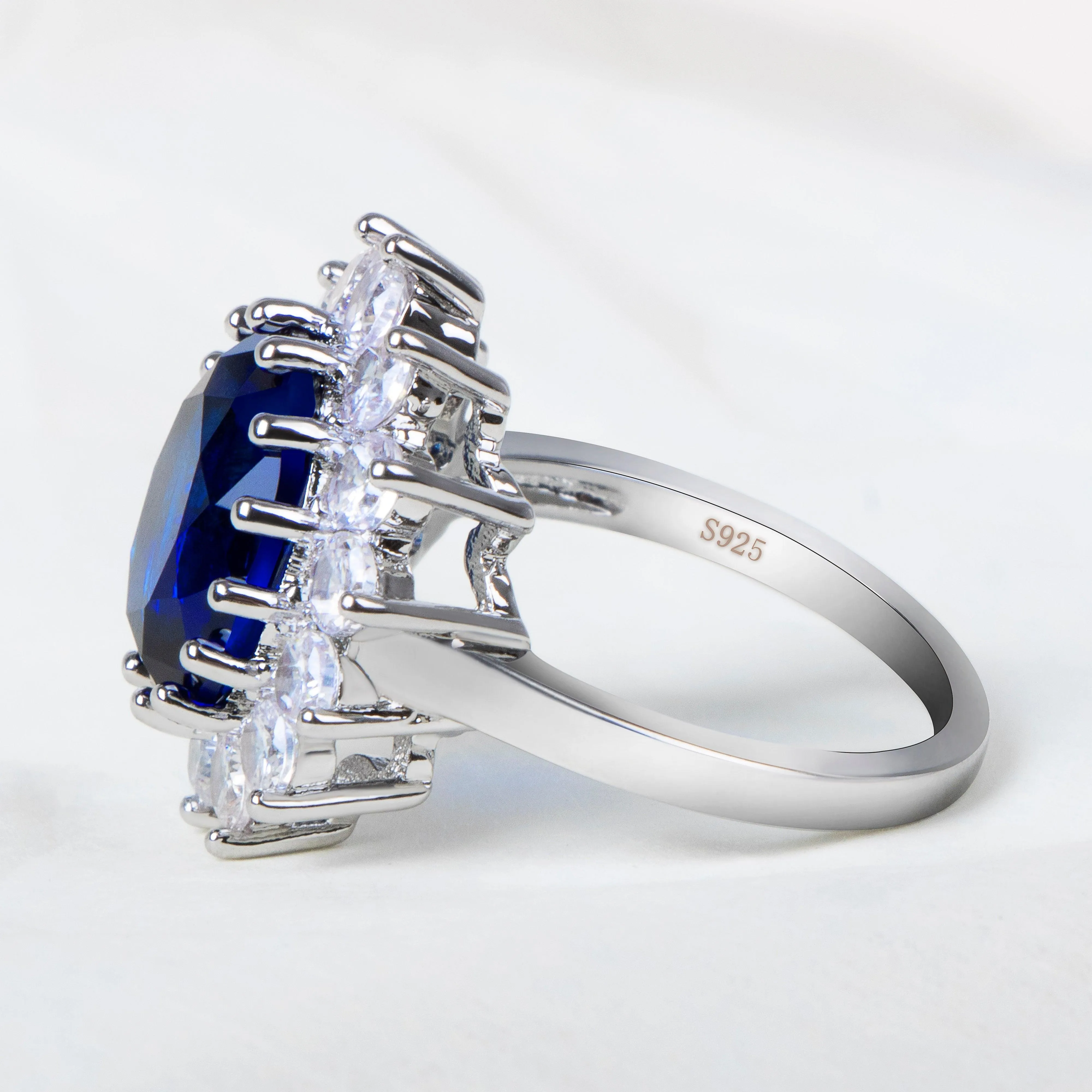 Elegant Fashionable Sunflower Design Oval Lab Sapphire Gemstone Rings