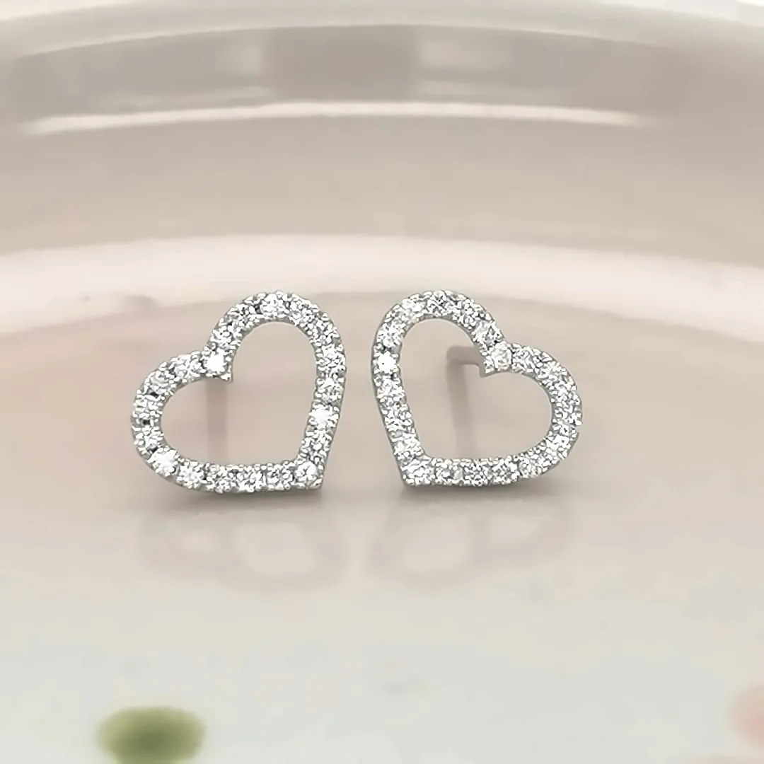 Exquisite 18K White Gold Diamond Heart Stud Earrings