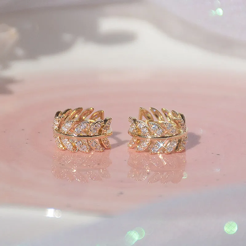 Exquisite Gold Leaves Circle Stud Earrings For Women