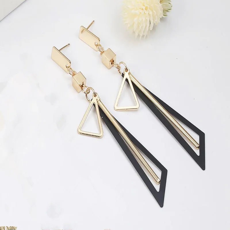 Exquisite Simulated Pearl Stud Earrings