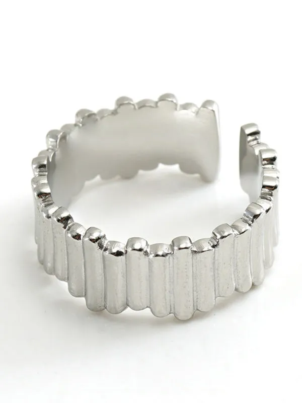 Fashionable and personalized retro style ring silver living ring