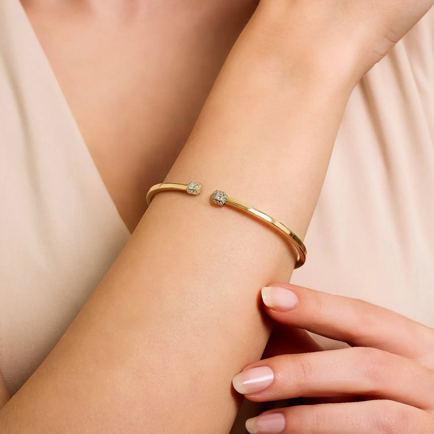 FORTUNA Gold Bracelet with Diamonds