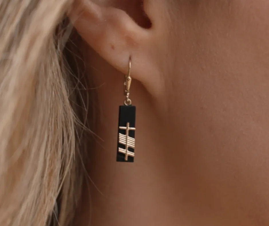 Grá (Love) Drop Earrings - Carraig Dubh