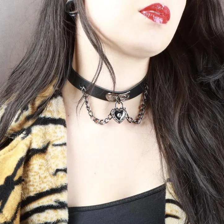 Heart Chain Choker - More Colors Available