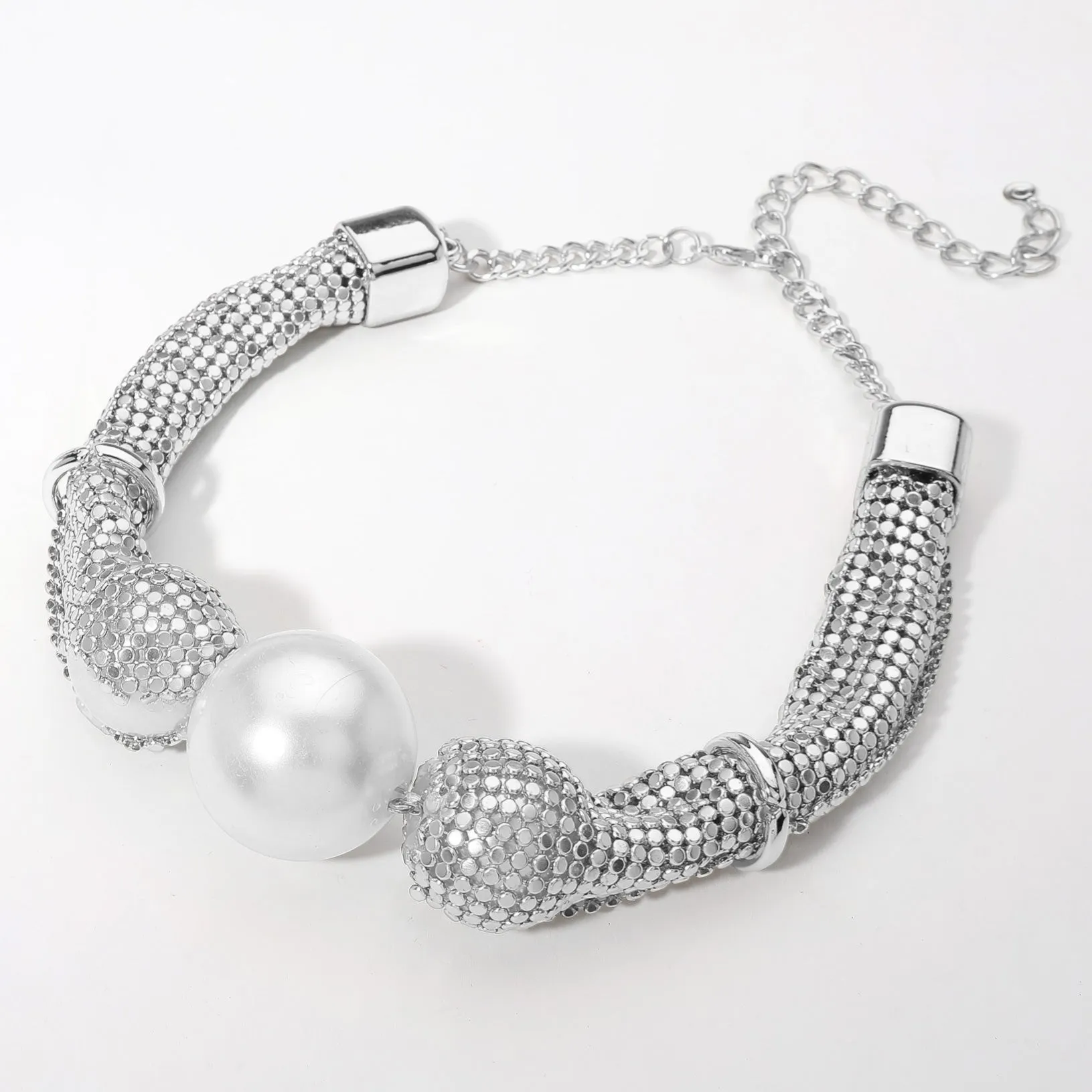 iLLASPARKZ Chunky Pearl Centered Mesh Wrapped Chain Necklace
