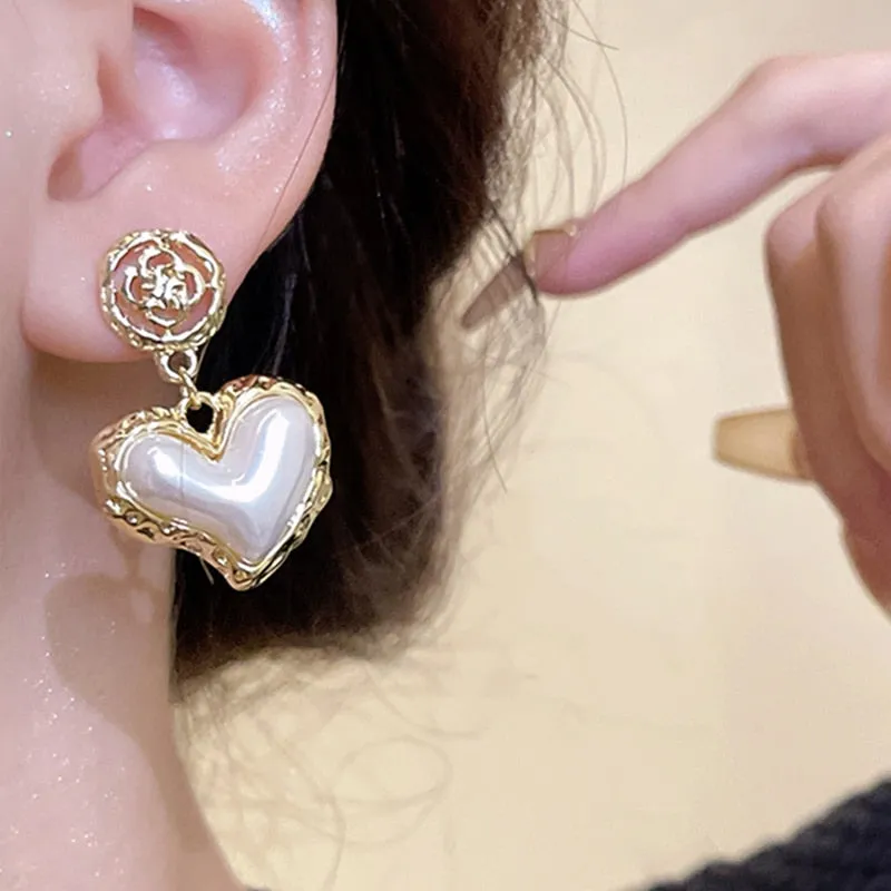 Korean Vintage Exquisite Pearl Heart Earring For Women