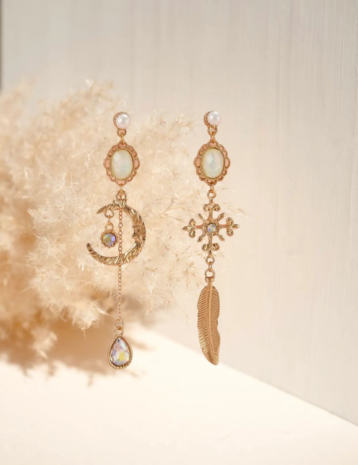 Leaf & moon decor drop earrings