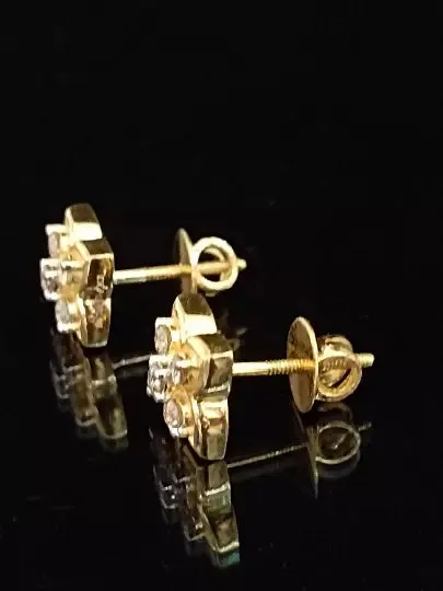 Natural Ceritified Diamond Women's Earrings Handmade Stud Earrings 18kt Gold