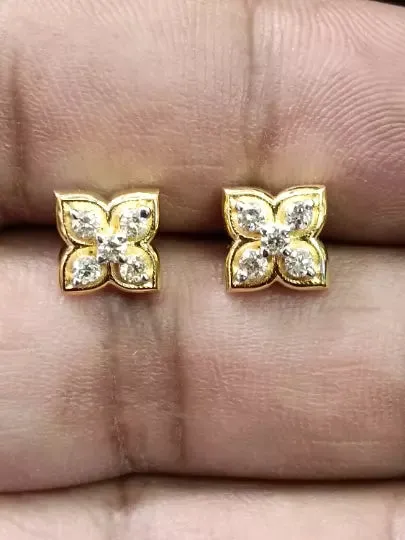 Natural Ceritified Diamond Women's Earrings Handmade Stud Earrings 18kt Gold
