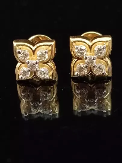 Natural Ceritified Diamond Women's Earrings Handmade Stud Earrings 18kt Gold