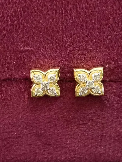 Natural Ceritified Diamond Women's Earrings Handmade Stud Earrings 18kt Gold