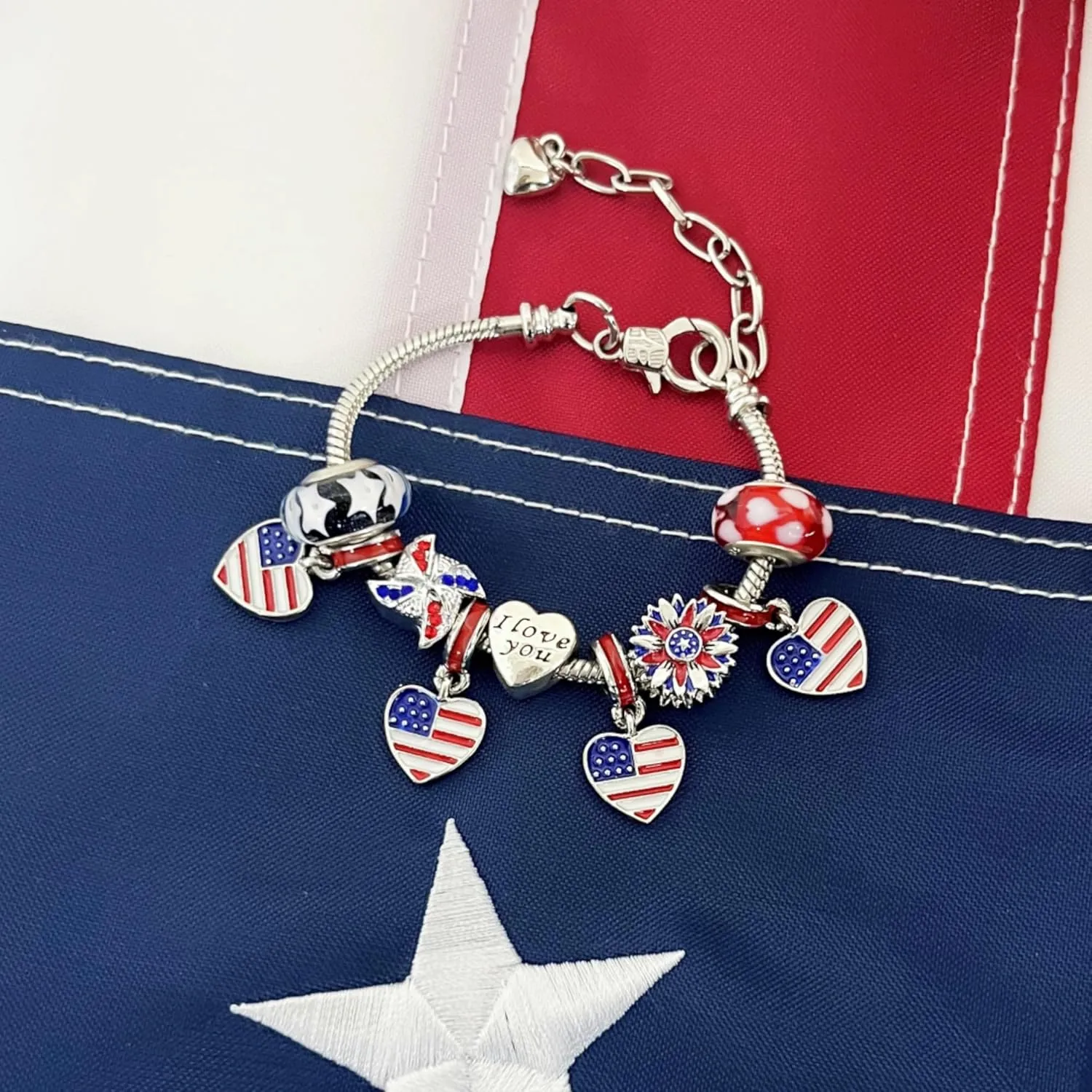 Ocean Charm Beaded Bracelet Small Fish Sea Turtle Octopus Dolphin Shell Starfish Tropical Marine Life Charm for Women Beach Vacation Jewelry Bracelet