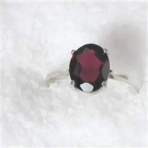 Oval Garnet Gemstone Fashion Sterling Silver Ring Size 8