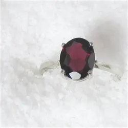 Oval Garnet Gemstone Fashion Sterling Silver Ring Size 8