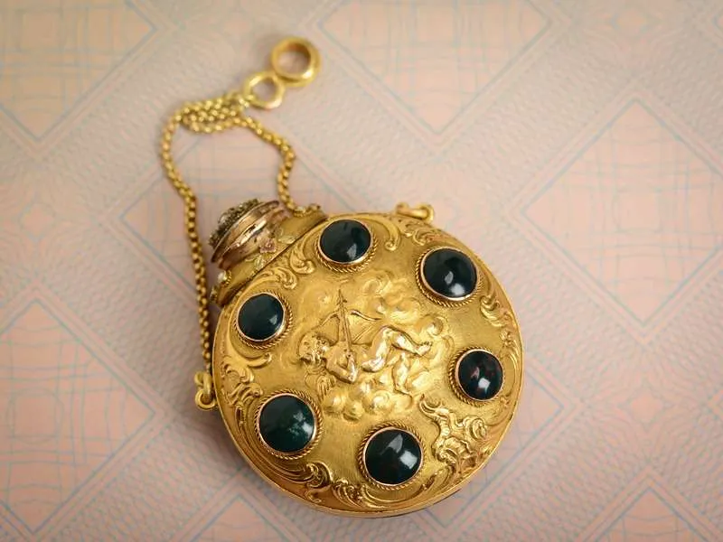 Regal French Gold Bloodstone Cameo Carved Perfume