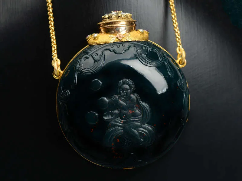Regal French Gold Bloodstone Cameo Carved Perfume