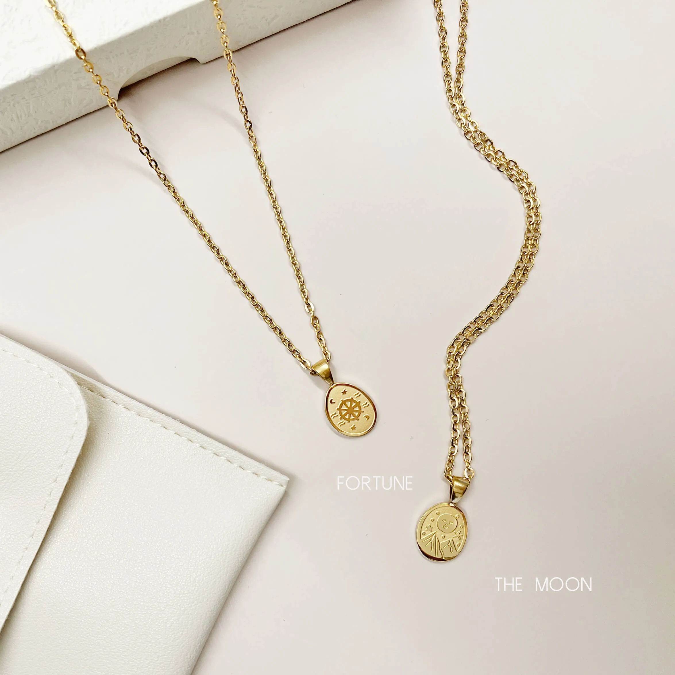 Simple Embossed Tarot Gold Pendant Necklace