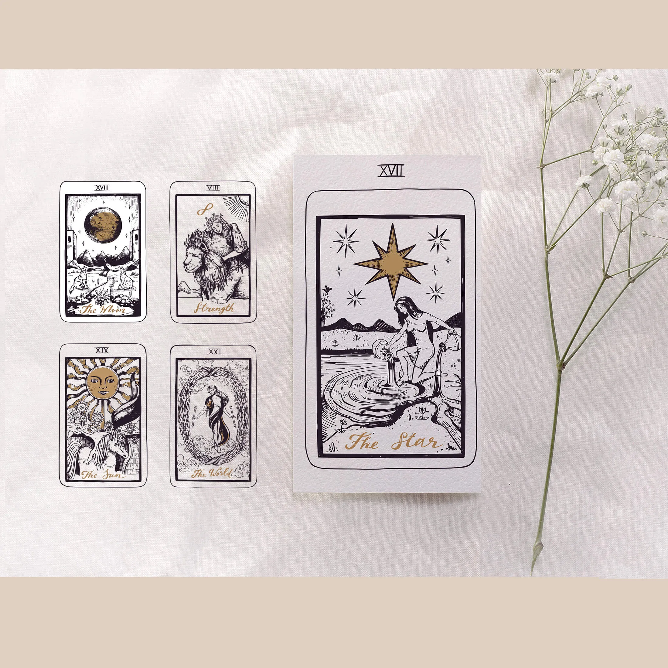 Simple Embossed Tarot Gold Pendant Necklace